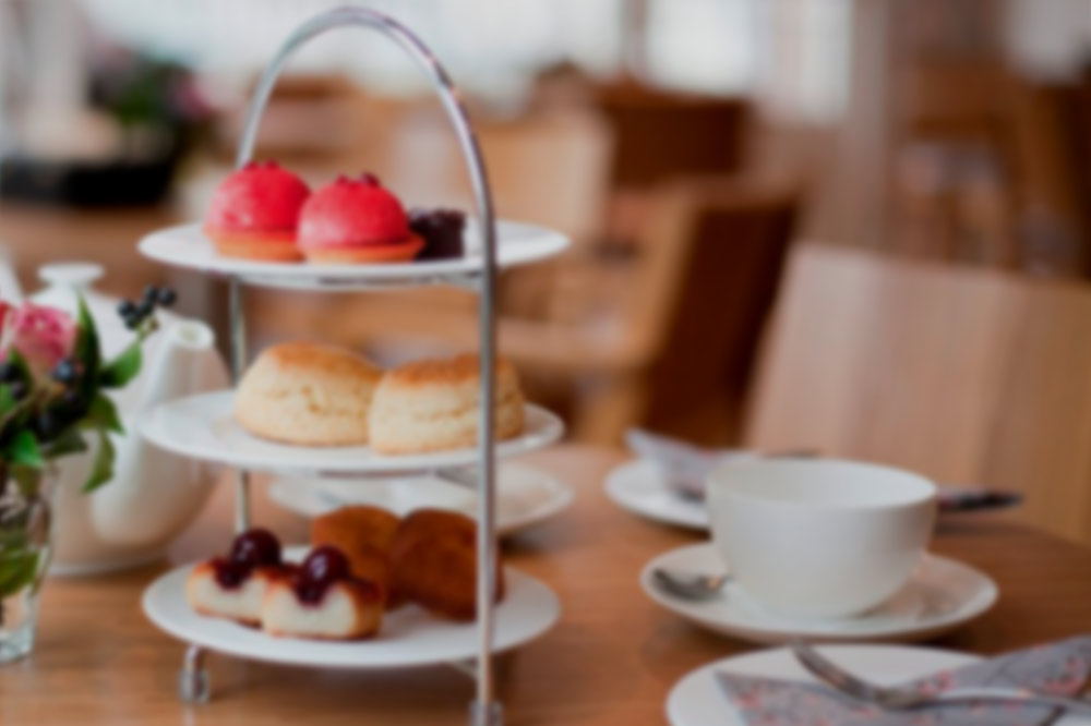 Onze High Tea is een smakelijke theeceremonie bestaande uit kleine hartige en zoete gerechten.